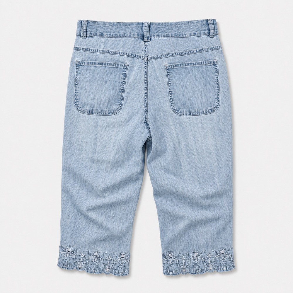 Cropped Denim Capris Embroidered Floral Hem Womens Plus Sz 18W Gloria Vanderbilt - Picture 3 of 13